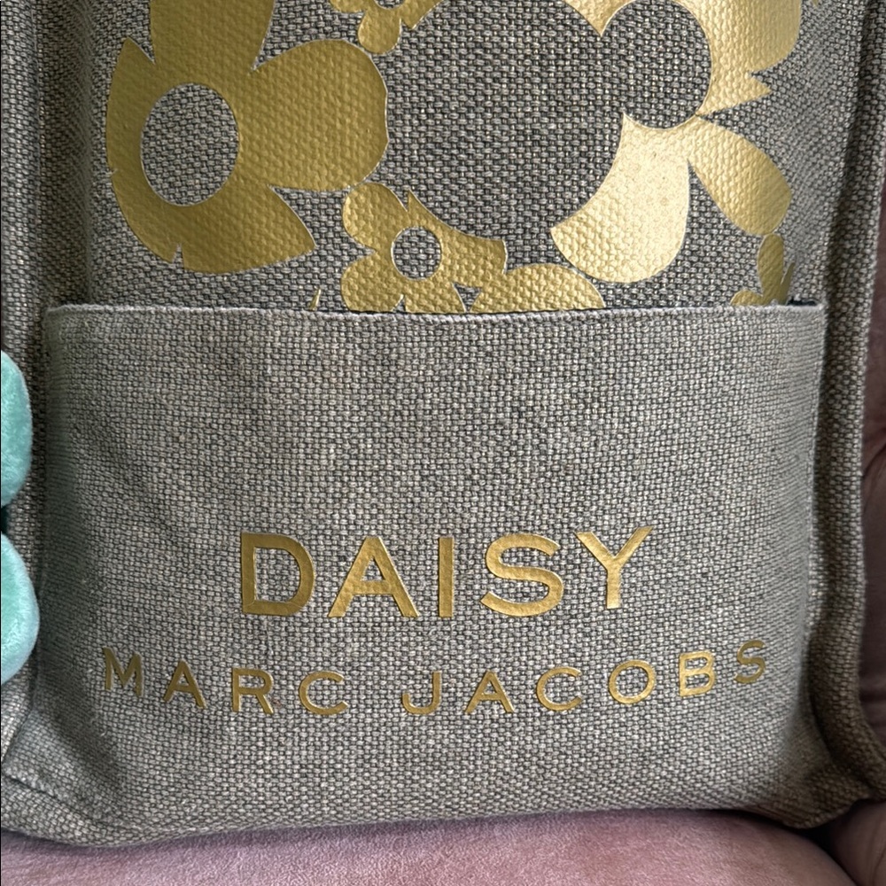 NWOT Marc Jacobs Olive Tote with Gold Floral Accents - Picture 3 of 6